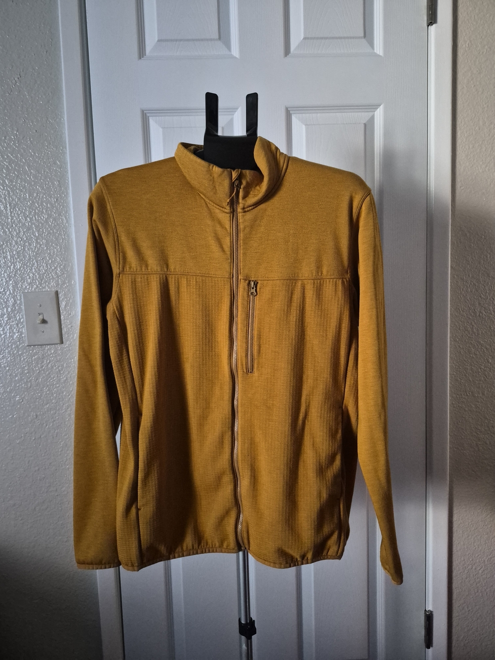 Uniqlo Men's Mustard Full-Zip Knit Jacket
